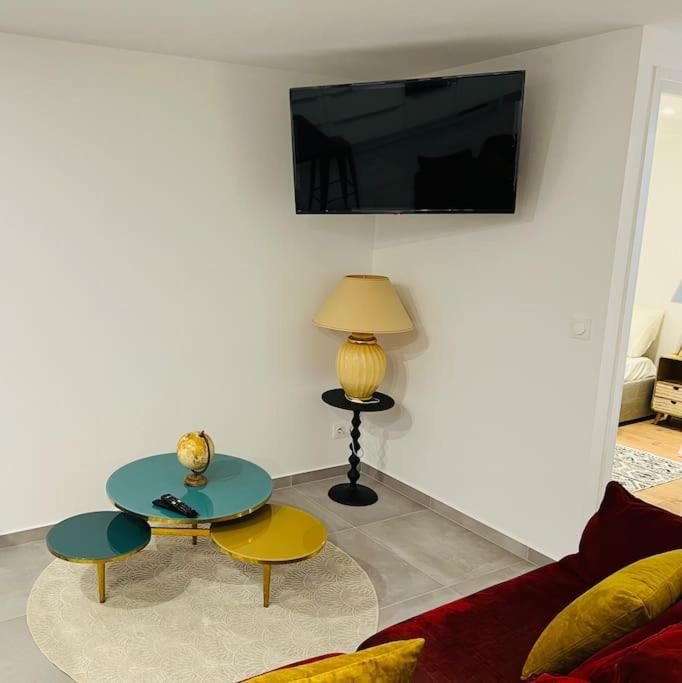 Design Entier Neuf A Paris
